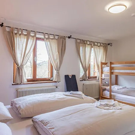Nice Group House Close To The Valley Run And Ki-west Ski Lift Tatil Evi Kirchberg in Tirol